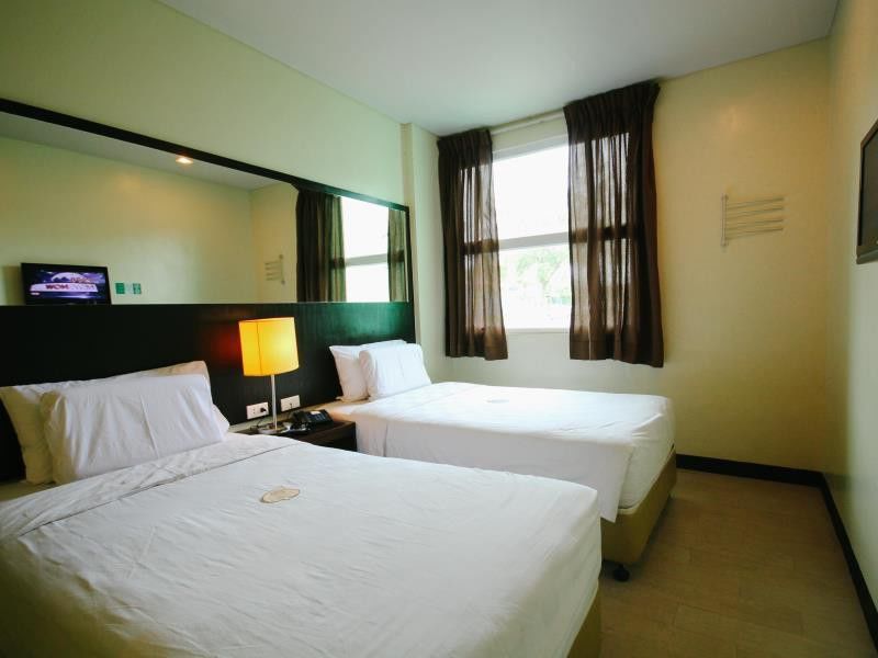 Go Hotels Dumaguete Dumaguete City Екстериор снимка