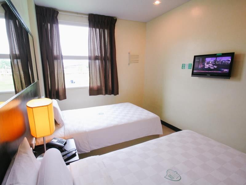 Go Hotels Dumaguete Dumaguete City Екстериор снимка