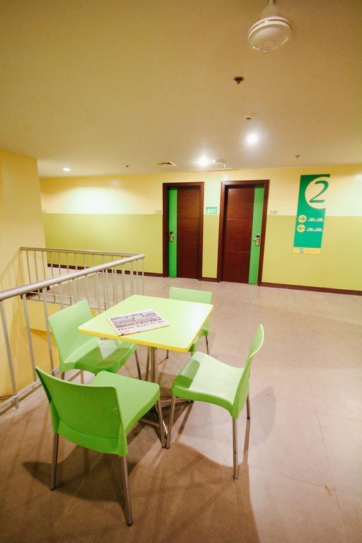 Go Hotels Dumaguete Dumaguete City Екстериор снимка