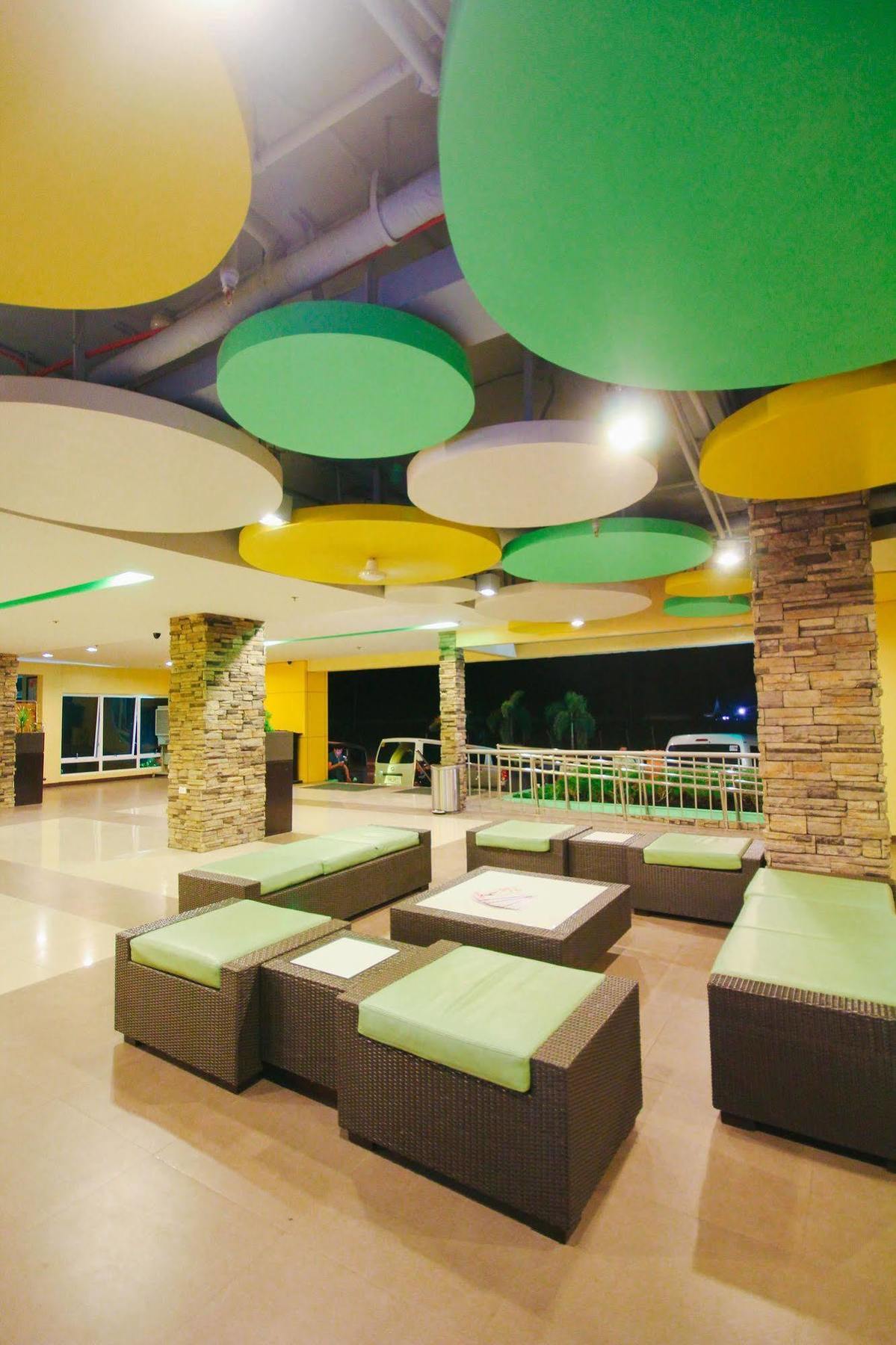 Go Hotels Dumaguete Dumaguete City Екстериор снимка